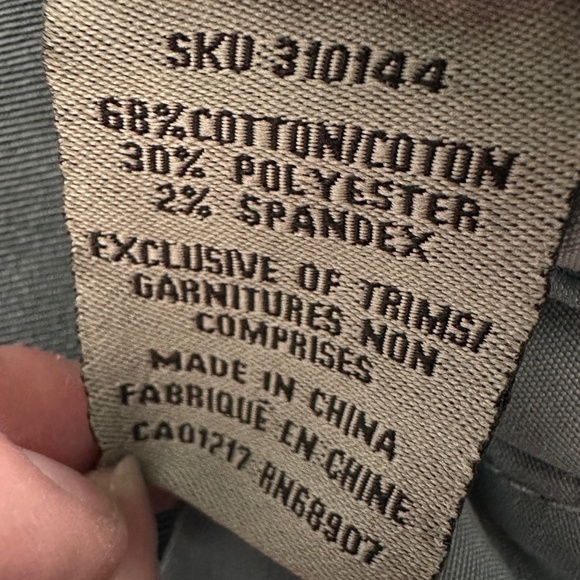 Le Chateau - Classic Straight Leg  Dark Wash Demin Jeans with Fading - Size 31 - Picture 7 of 10